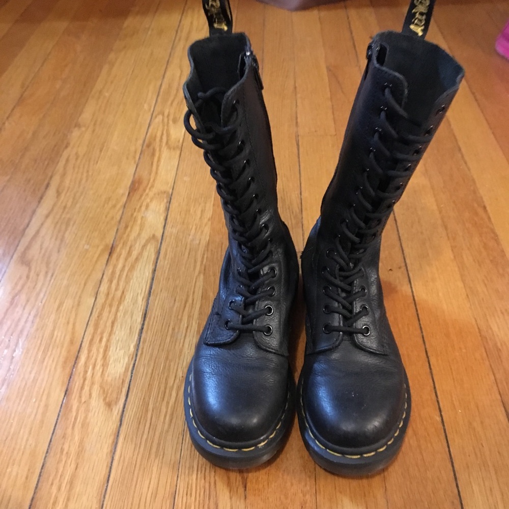 Dr Martens boot
